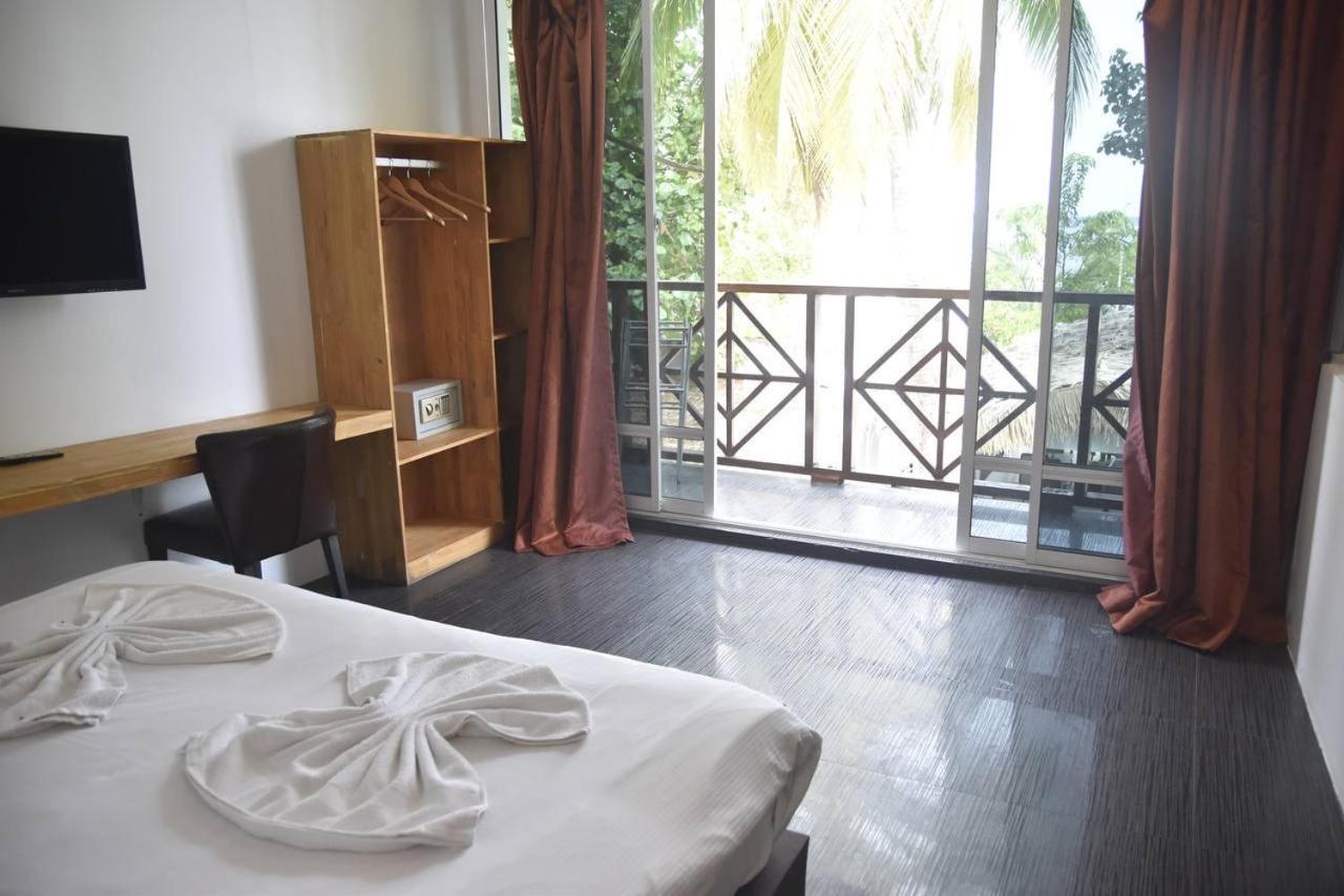 Seven Corals Hotel Maafushi Exterior foto